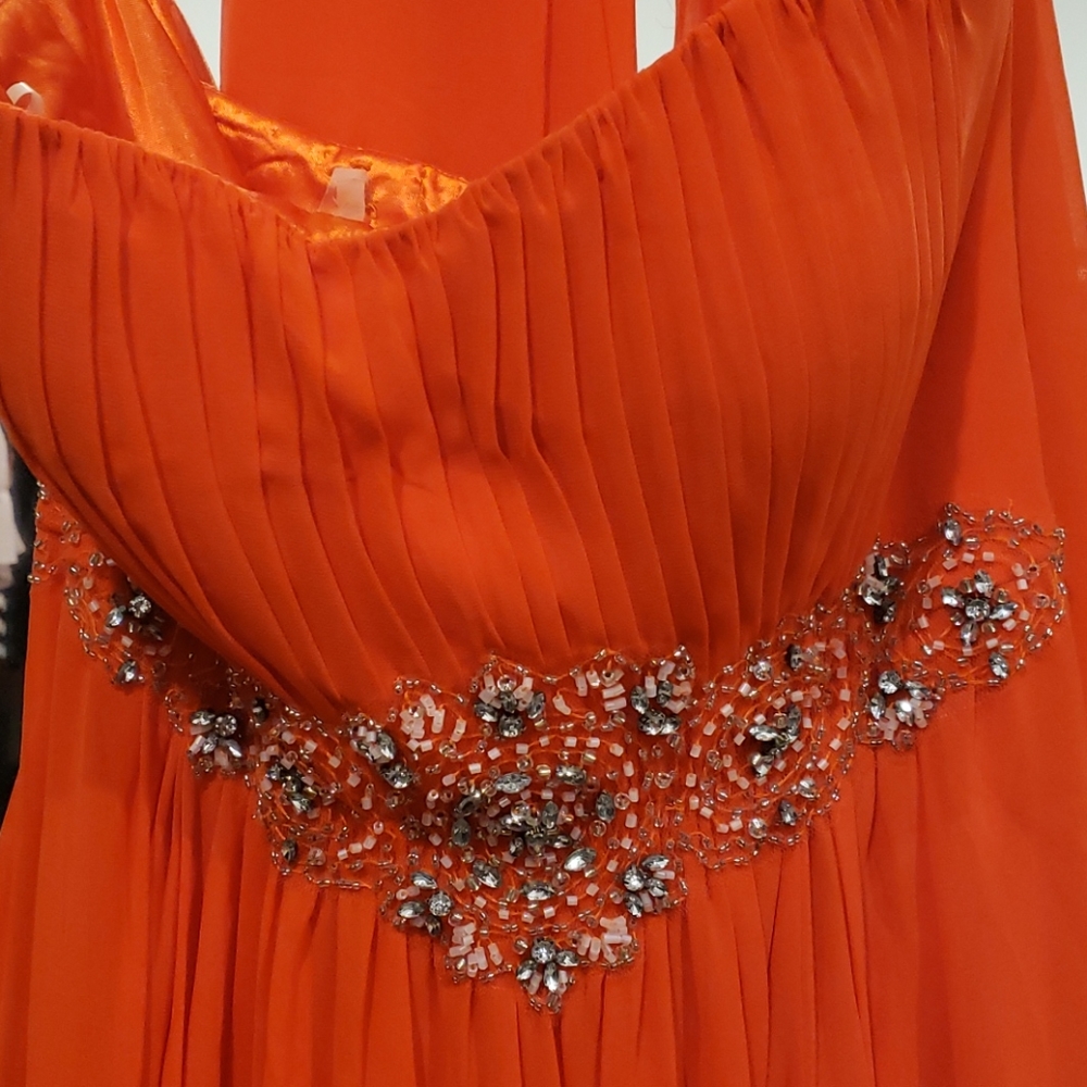 Dress - Picture 2 of 3